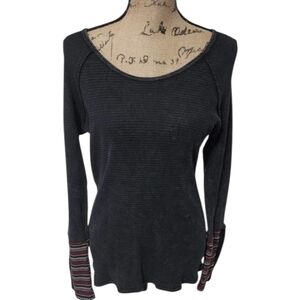 Bke scoop neck thermal striped‎ hooked sleeve size medium